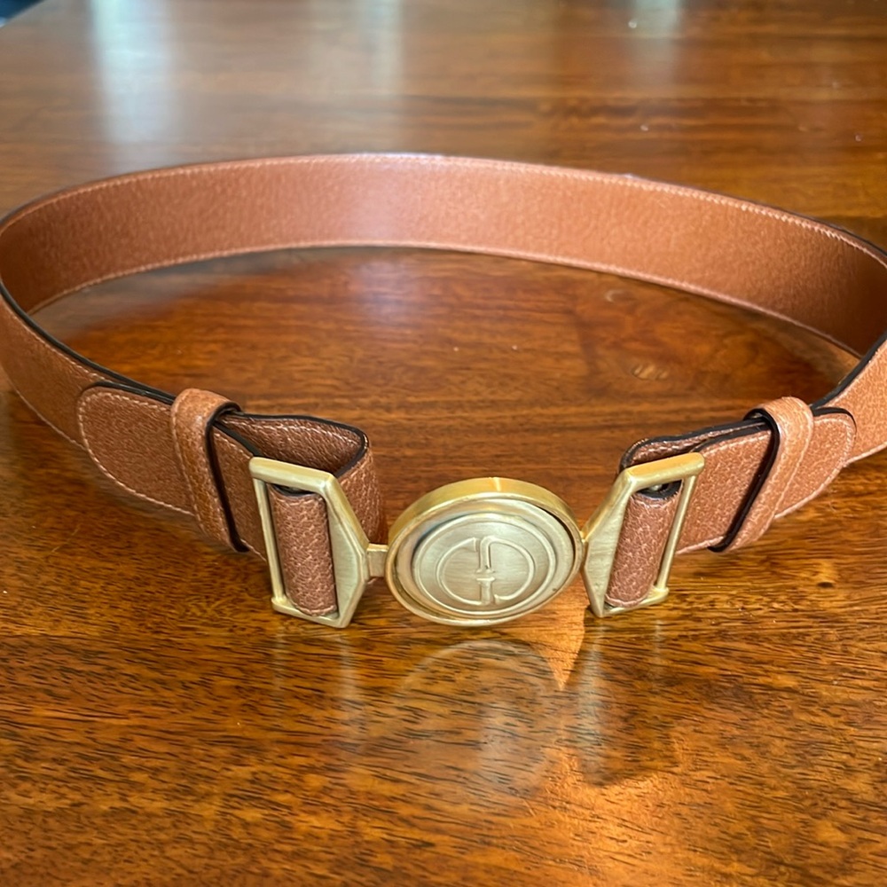 GUCCI VINTAGE WOMENS’ LEATHER BELT WITH GOLD TONE BUCKLE (28”) - Picture 2 of 6